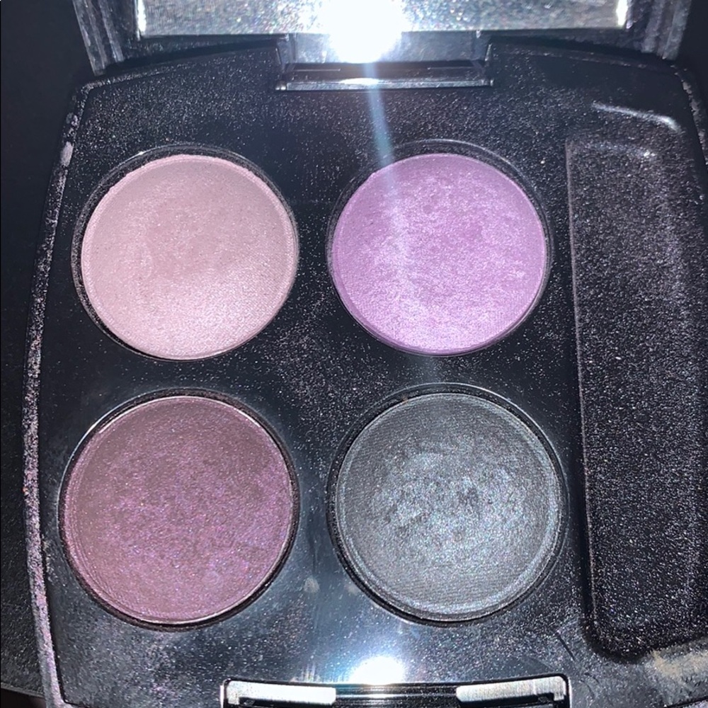 Women’s AVON eyeshadow